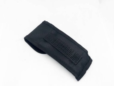 Av bıçakları ve kınlar, beyaz arka plan.