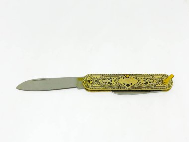 Çok amaçlı Dağcı Ordu Bıçağı, beyaz arkaplan