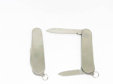 Çok amaçlı Dağcı Ordu Bıçağı, beyaz arkaplan