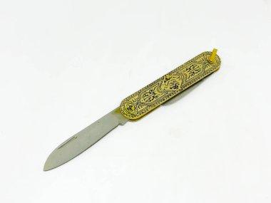 Çok amaçlı Dağcı Ordu Bıçağı, beyaz arkaplan