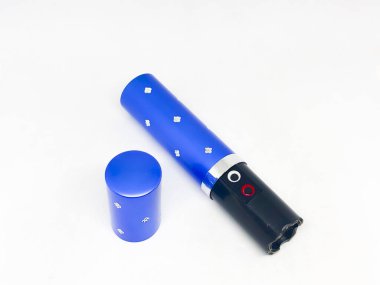 Polis elektroşok ve beyaz arkaplan