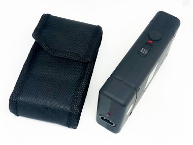 Polis elektroşok ve beyaz arkaplan