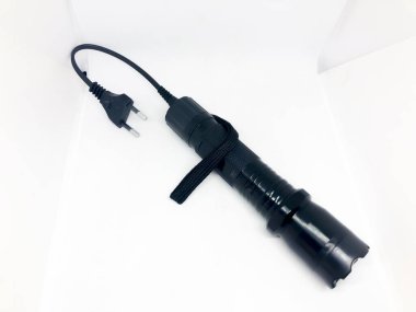 Polis elektroşok ve beyaz arkaplan