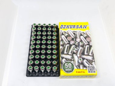 Silah Mermisi ve Bakım Seti, Beyaz Arkaplan.