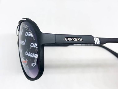 Güneş gözlüğü çeşitleri, beyaz arkaplan