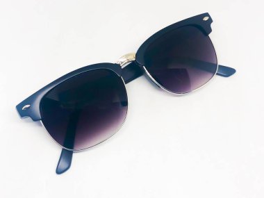 Güneş gözlüğü çeşitleri, beyaz arkaplan