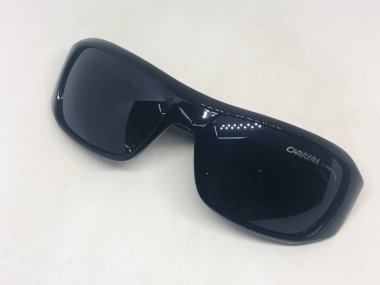 Güneş gözlüğü çeşitleri, beyaz arkaplan