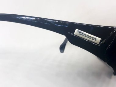 Güneş gözlüğü çeşitleri, beyaz arkaplan