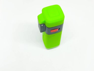 Farklı renkli ışıklandırmalar, beyaz arkaplan.