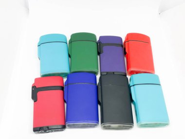 Farklı renklerde aydınlatmalar.