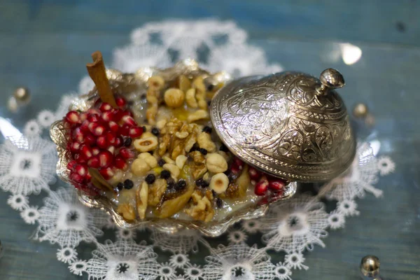 Traditional Dessert Asure Ashura Noah Pudding Bowls Wooden Plate Half — 스톡 사진