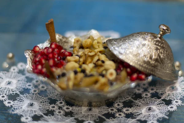 Traditional Dessert Asure Ashura Noah Pudding Bowls Wooden Plate Half — 스톡 사진