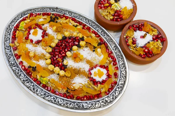 Asure Dessert Traditionnel Ashura Pudding Noé Dans Des Bols Sur — Photo