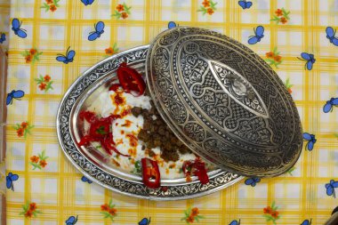 Türk kebap patlıcan ve et alinazik