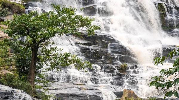 Cascata Mae Ya a Chiangmai Thailandia — Foto Stock