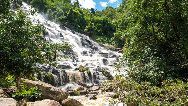 Водопад Мэй Йа в Чиангмае — стоковое фото