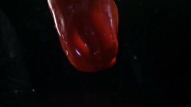 Dolmalık biber sıçramasına ağır çekim