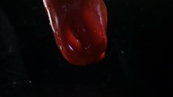 甜椒飞溅慢动作 — 图库视频影像