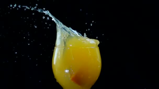 Oranje Spatten Van Slow Motion — Stockvideo