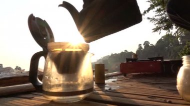 Kahve damla ağır çekim