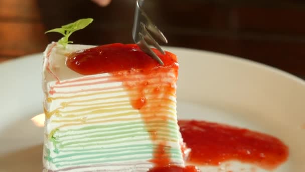 Hand Pouring Sauce Use Spoon Cut Cake — Stock Video