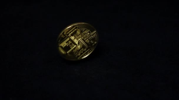 Guld Bitcoin Mynt Spinning Slowmotion — Stockvideo