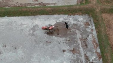 Pirinç tarlayı çiftçinin havadan görünümü