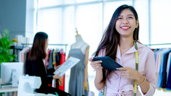 Joven Diseñador Feliz Con Negocio Propietario — Foto de Stock