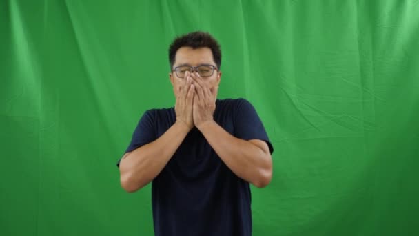 Asia Man Sneezing Green Screen — Stock Video