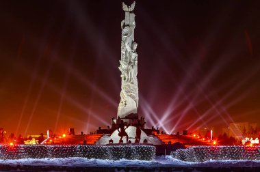 Changchun, Çin 'deki Bahar Festivali' nde kar ve buz heykel etkinliğinin gece görüntüsü