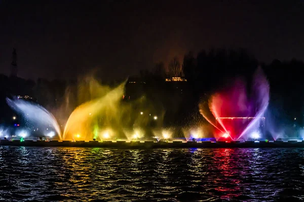 Chine Changchun Yitong River Musical Fountain Light Show — Photo