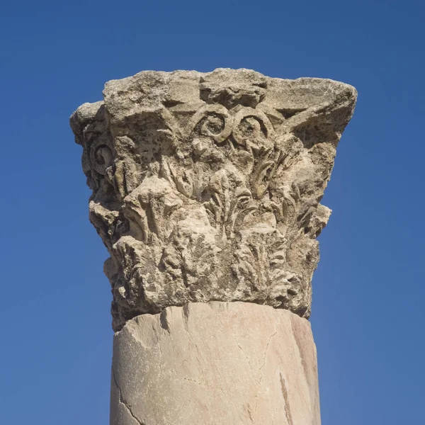 Primer plano de la columna de piedra — Foto de Stock