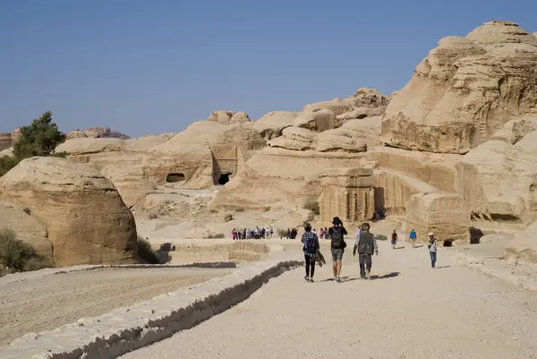 Entrada a la antigua ciudad nabatea de Petra, Jordania — Foto de Stock