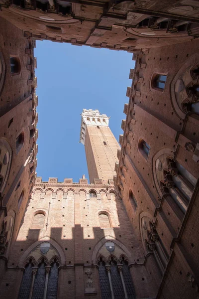 Wieża Torre del Mangia, Siena, Włochy — Zdjęcie stockowe