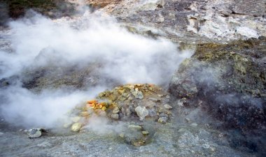 Kükürt Solfatara adlı krater, Pozzuoli, Naples, İtalya