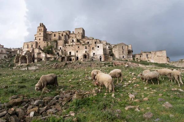 Ruinas de Craco, Italia — Foto de Stock