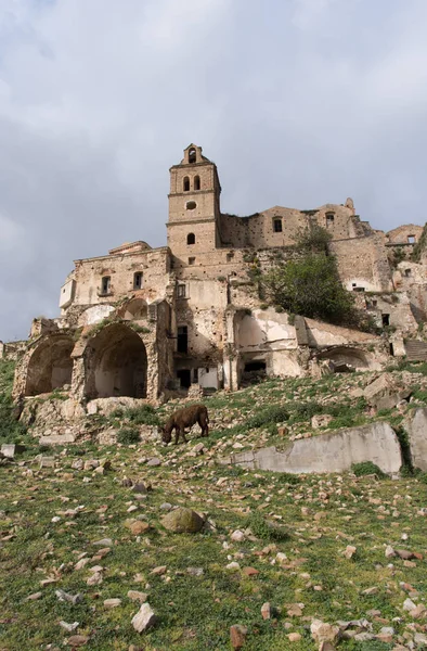 Ruinas de Craco, Italia — Foto de Stock