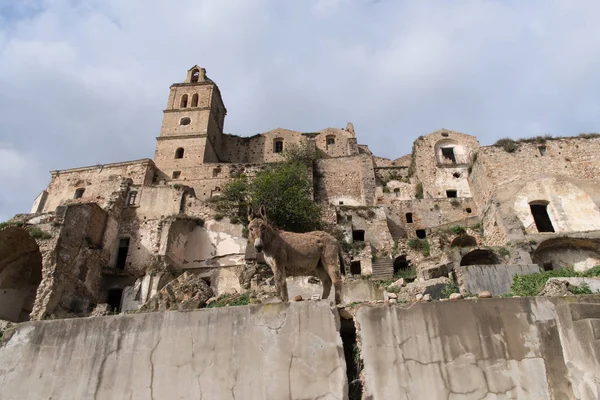 Ruinas de Craco, Italia — Foto de Stock