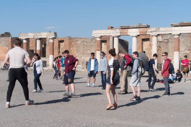 Pompeii sit alanı okul öğrencilerine