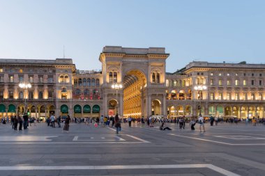 Milan, Vittorio Emanuele II Galerisi akşam