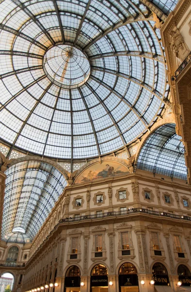 Milan, Italy. Ornate glass ceiling in Vittorio Emanuele gallery — Stock Photo, Image