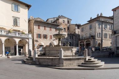 Piazza del İtalya'nın Meydanı, Assisi, İtalya
