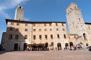 Piazza della Cisterna Meydanı, San Gimignano, Toskana, İtalya