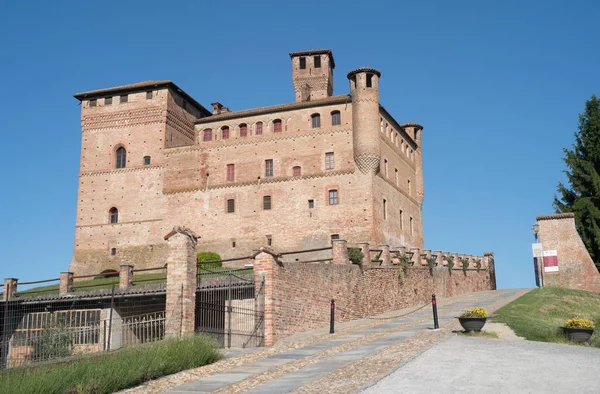 Italien, Piemonte. Slottet i Grinzane Cavour — Stockfoto