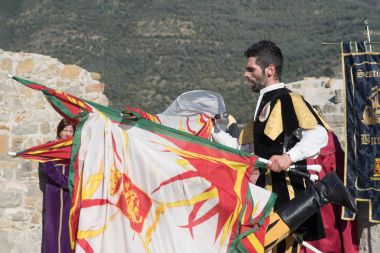 Gösteri atma bayrak