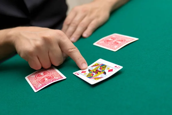 Jugando a las cartas, de cerca — Foto de Stock