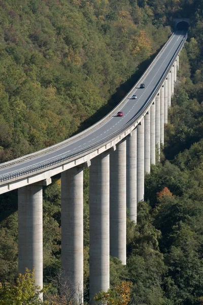 大規模な高速道路の高架橋 — ストック写真