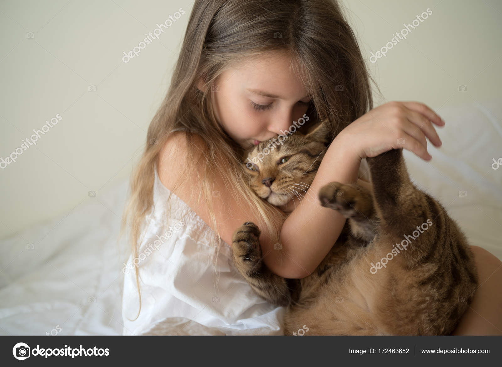 DONNA CERCA UOMO ACICASTELLO Tabitha touch of perfection