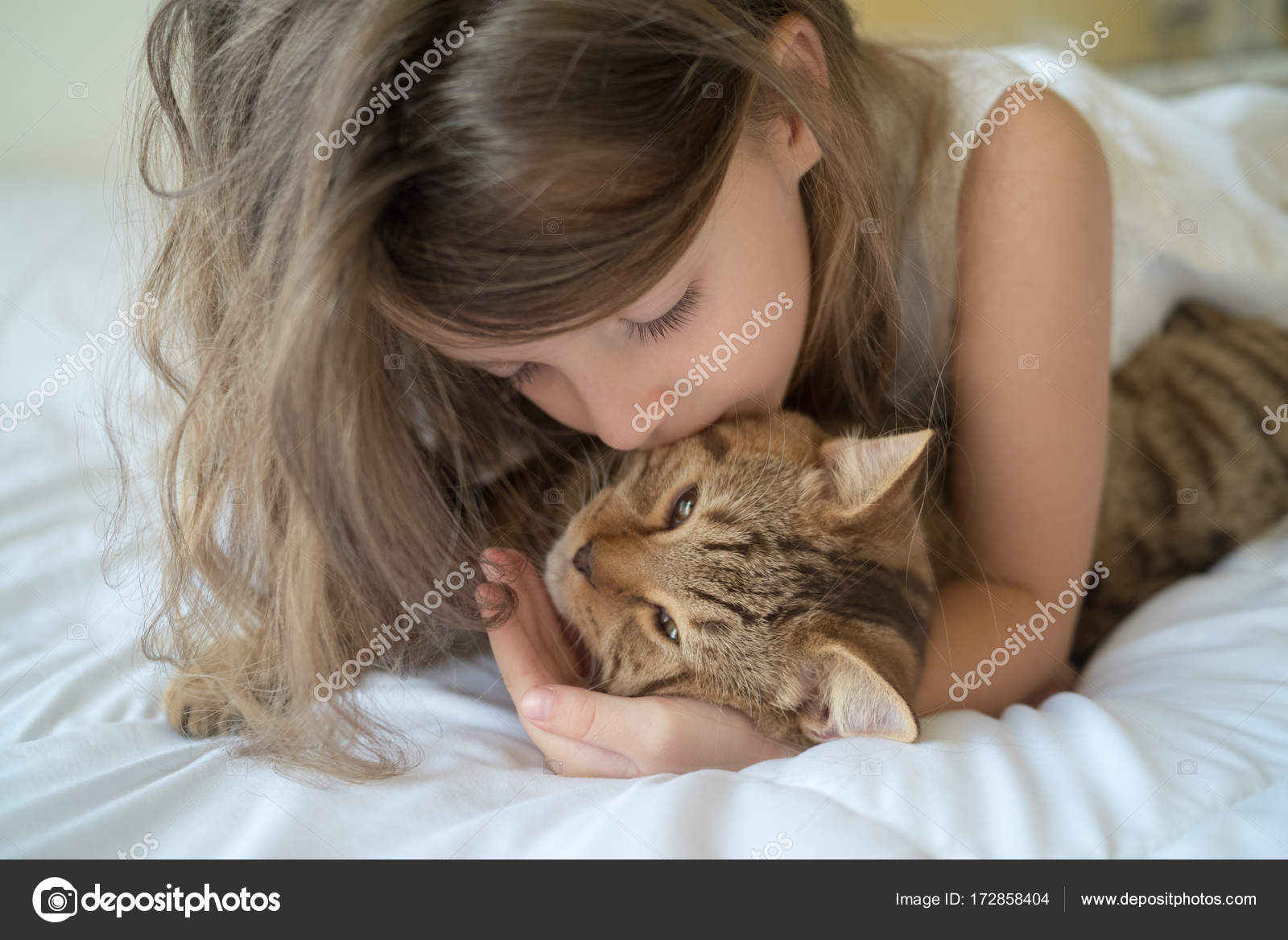 Fille chatte PICT