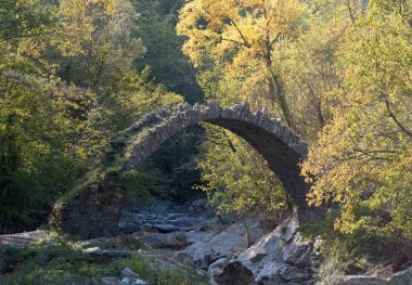 Kemer köprü dağlar, Alpler, İtalya